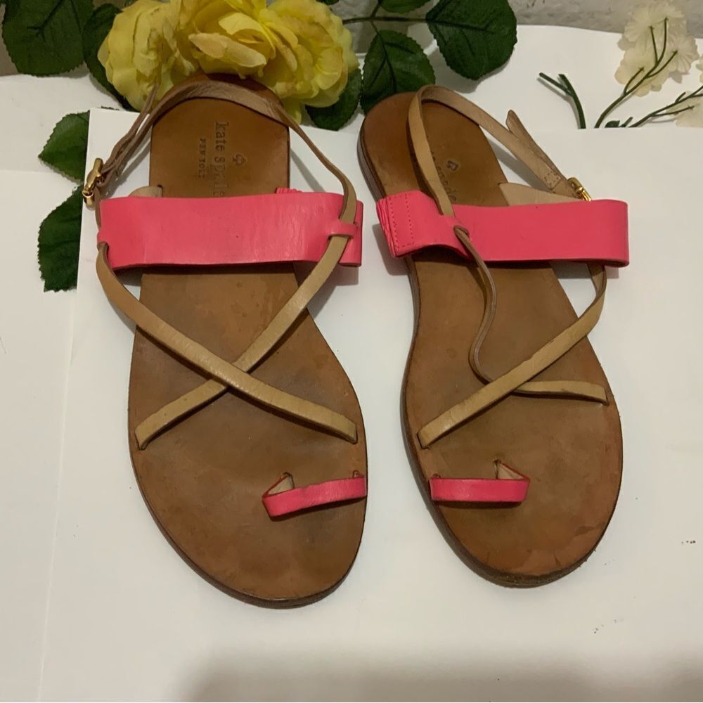 Kate Spade NY Sz 7 M Ashley Coral Leather Toe Ring Back Strap Flat Sandal